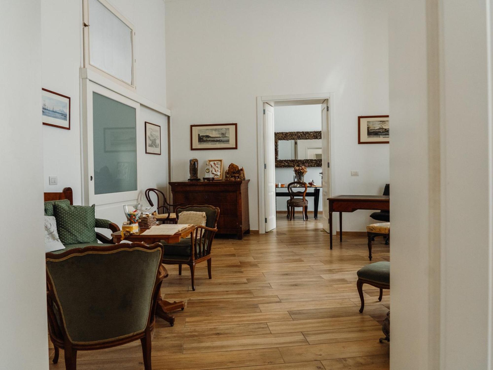 ナポリ Lo Specchio Dei Papiri Bed & Breakfast エクステリア 写真